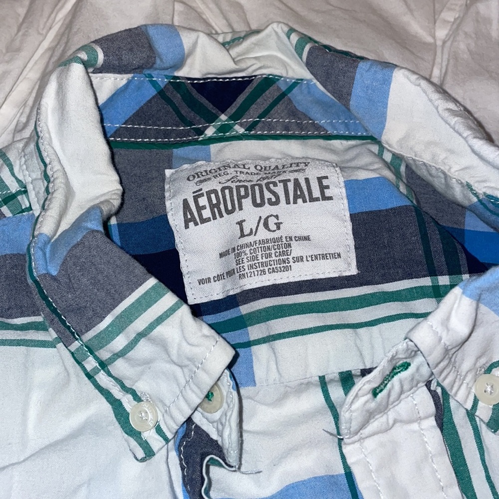Large button down - Picture 2 of 3